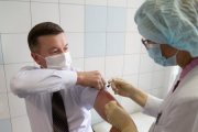 «Чтобы вирусы не вынесли приговор, надо прививаться»: члены регионального правительства призвали свердловчан вакцинироваться против гриппа