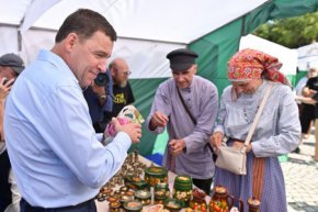 Куйвашев посетил Ирбитскую ярмарку и показал пример, как путешествовать по Свердловской области
