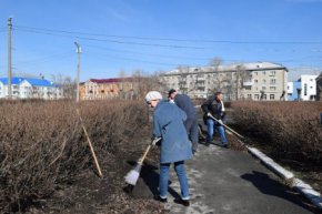 Весенние субботники в городах Свердловской области прошли на объектах нацпроекта «Жилье и городская среда»