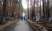 Эпидемиологи призывают уральцев отказаться от массовых посещений кладбищ в ближайшие недели