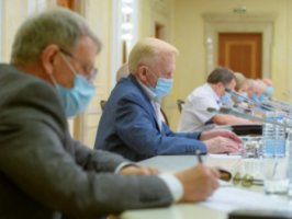 Евгений Куйвашев вновь собрал «врачебный консилиум» для обсуждения дальнейших действий в ситуации с COVID-19