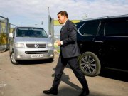 Евгений Куйвашев попросил мэров отдать автомобили администраций врачам  
