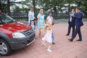В Свердловской области обнулили транспортный налог для многодетных семей по инициативе Евгения Куйвашева