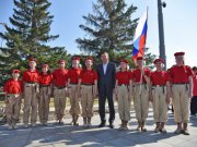  Евгений Куйвашев принял участие в церемонии торжественного поднятия Государственного флага Российской Федерации