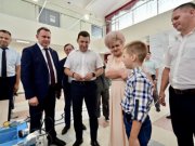  Евгений Куйвашев назвал масштабную модернизацию Дворца детского творчества в Нижнем Тагиле, где допобразование получают свыше 4 тысяч детей, инвестицией в будущее региона