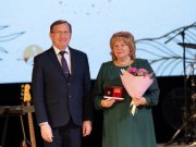 Педагоги, удостоенные почётного звания «Заслуженный учитель Свердловской области», получили награды в День учителя