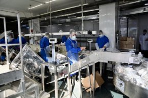 Переработку сахалинских морепродуктов успешно наладили в Свердловской области
