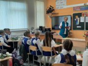 Евгений Куйвашев принял решение о награждении лучших педагогов-наставников
